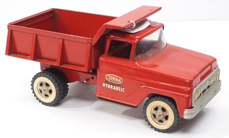 1960's Tonka hydraulic dump truck (red)