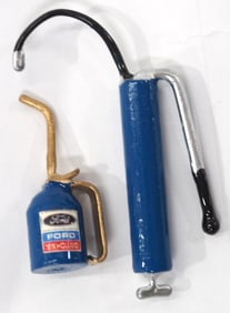 Miniature Ford oil can & grease gun set
