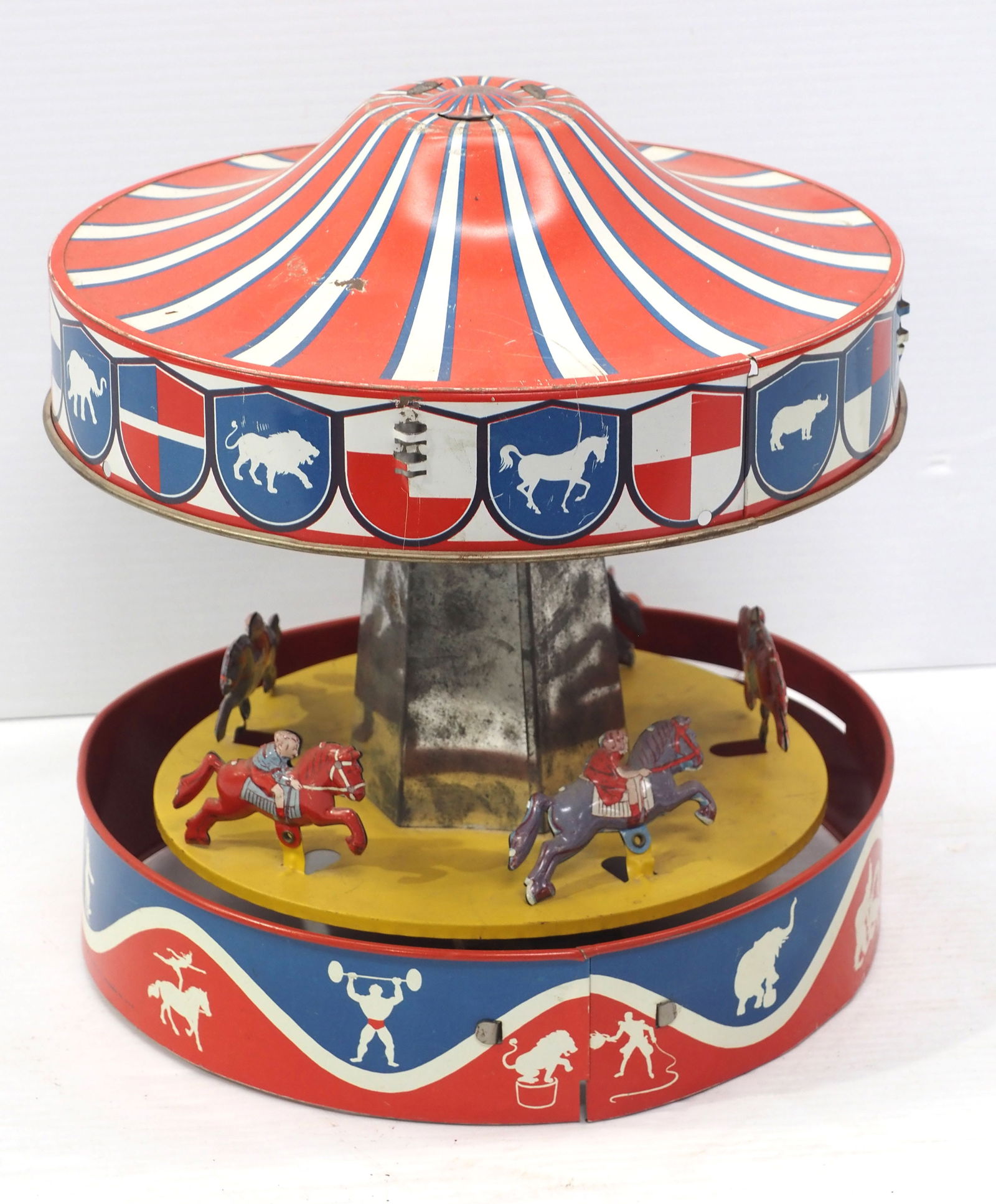 Mechanical carousel by Wolverine (1 of 3)