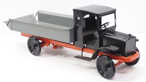 Custom Burdette Murray dump truck