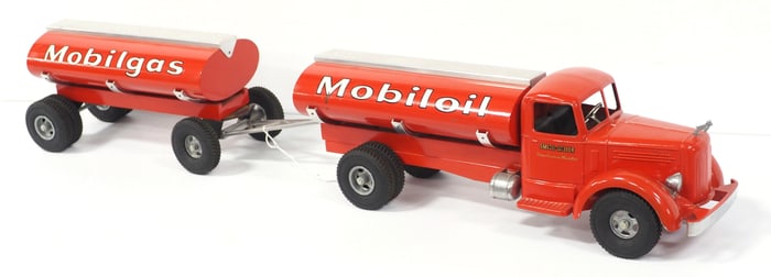 Smith Miller Mobilgas tanker & tanker trailer