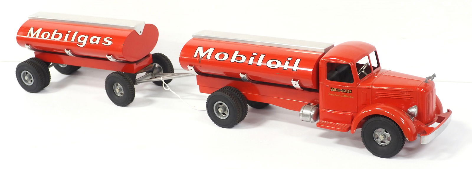Smith Miller Mobilgas tanker & tanker trailer (1 of 3)