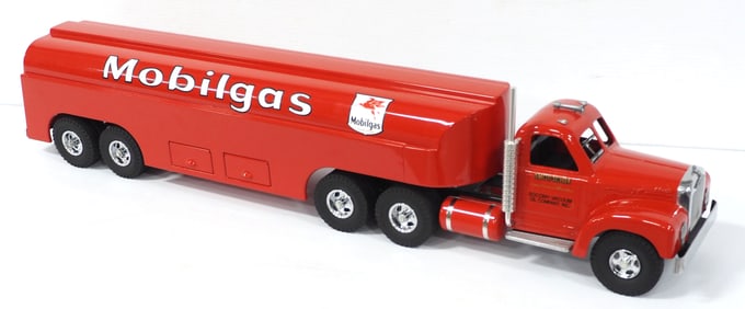 Smith Miller Mobilgas tanker truck
