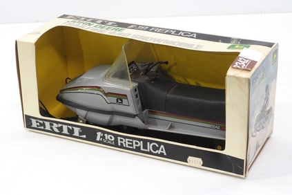 Ertl John Deere Trailfire 440 Snowmobile