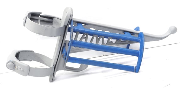 Jamesway wall-mount harness hook