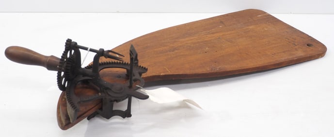 Early, unusual apple peeler