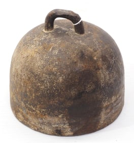 Dome-shaped cast iron horse tie