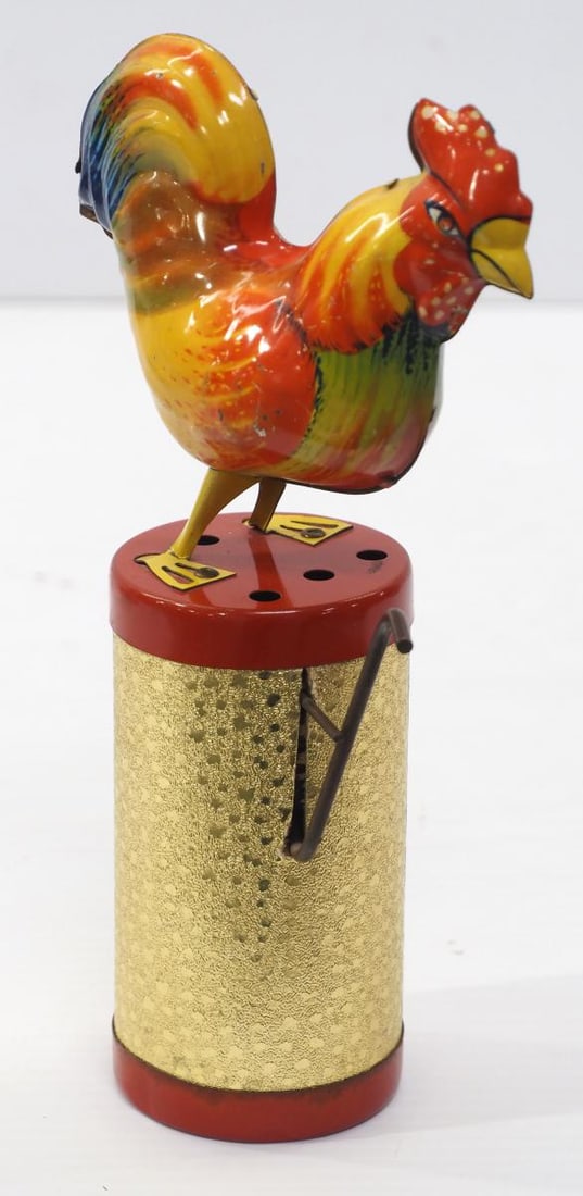 Tin wind-up crowing rooster toy: Tin wind-up crowing rooster toy, 9"H