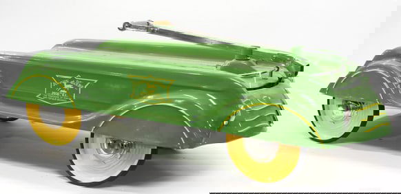 John Deere child's metal pull wagon