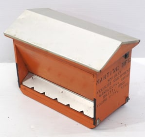 Marting Mft. Smidley wooden model feeder