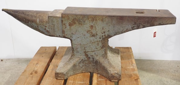 566 lb. Hay Budden anvil, WOW!