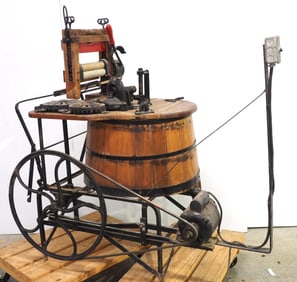 Wooden washing machine motorized