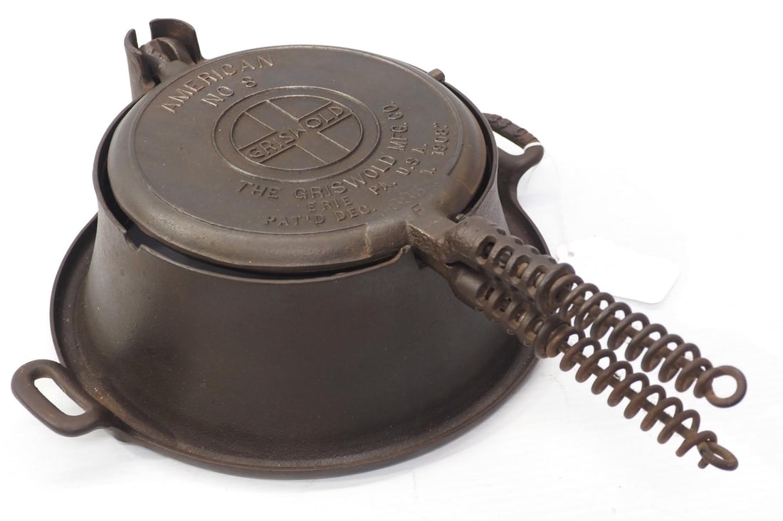 Griswold American #8 waffle iron (1 of 3)
