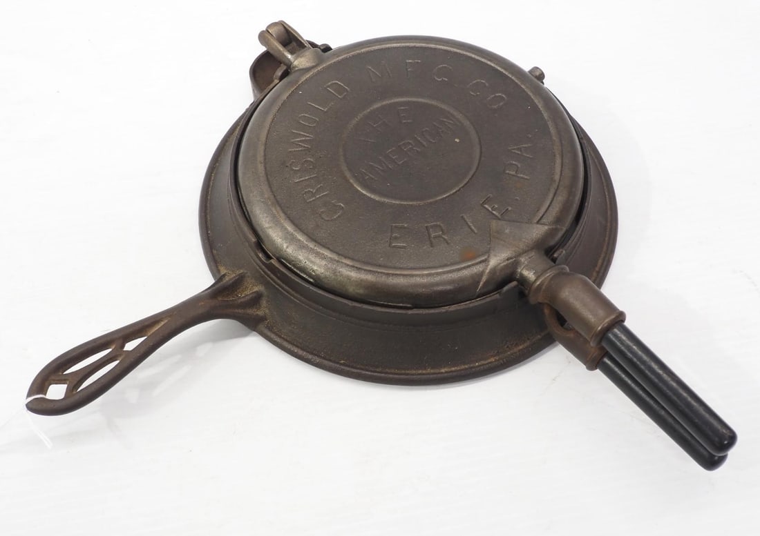 Griswold American #8 waffle iron (1 of 3)