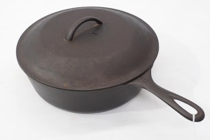 Wagner #8 skillet with lid