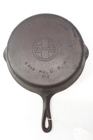 Griswold #9 skillet with large block logo