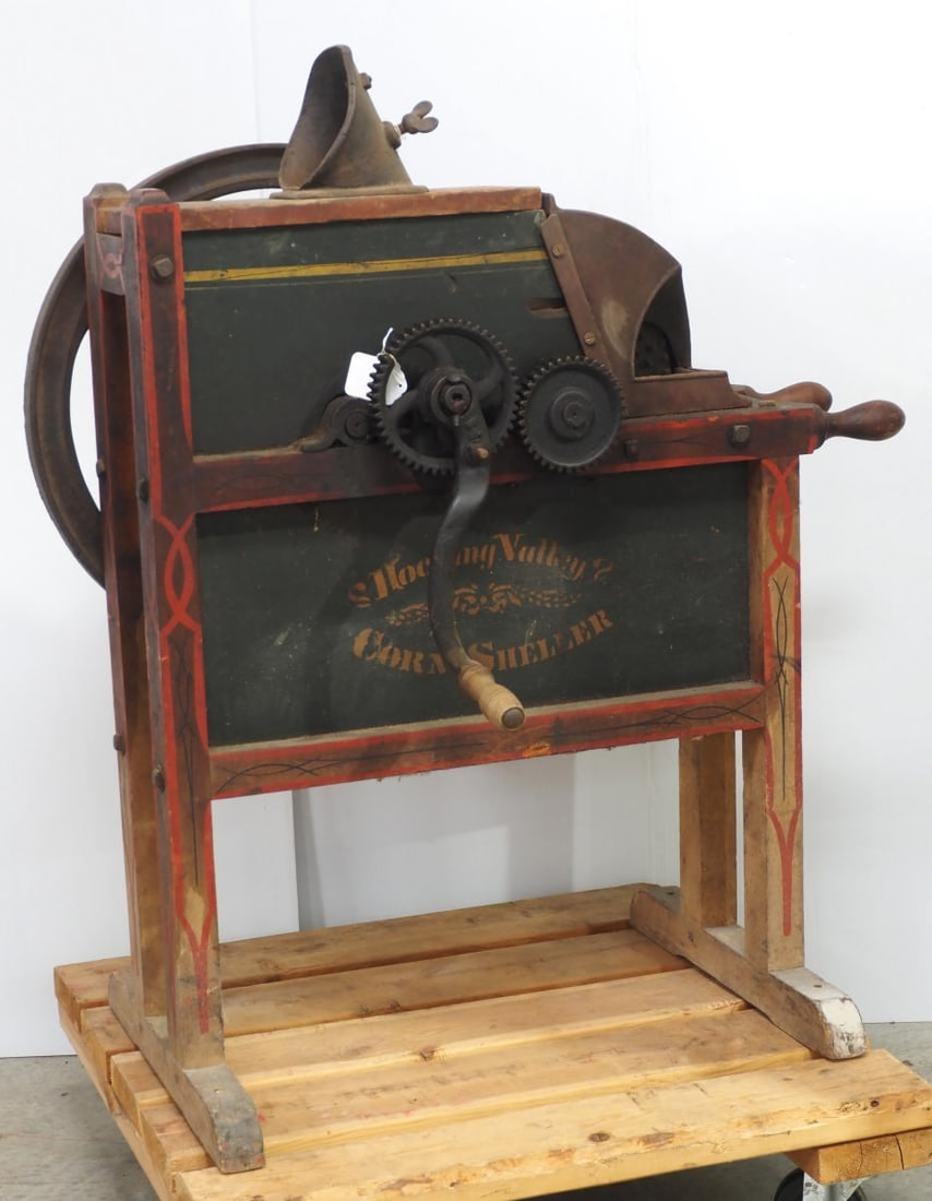 Floor model Hocking Valley Corn Sheller (1 of 3)