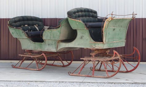 Vis-a-vis cut-under 6-passenger sleigh