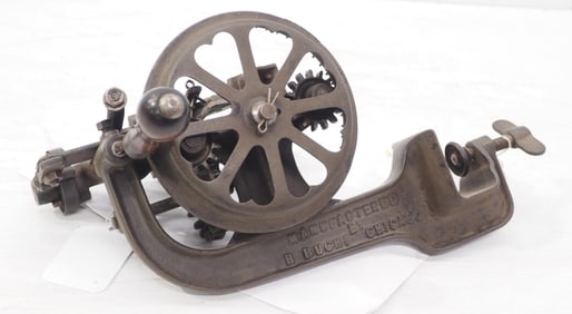 Table-mount apple peeler