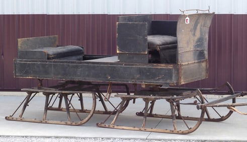 3-seat bobsled with pole