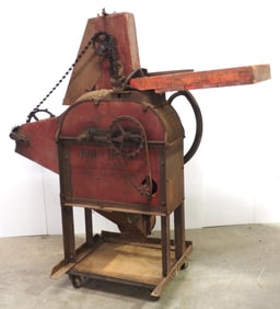 John Deere No.2 pulley-driven 2-hole corn sheller