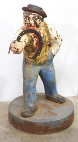 Hitching post with horseshoe top