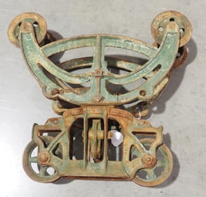 Mapleleaf Unloader cast iron hay trolley