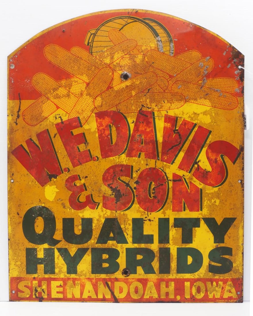 W.E.Davis & Son Quality Hybrids sign, unsual! (1 of 2)