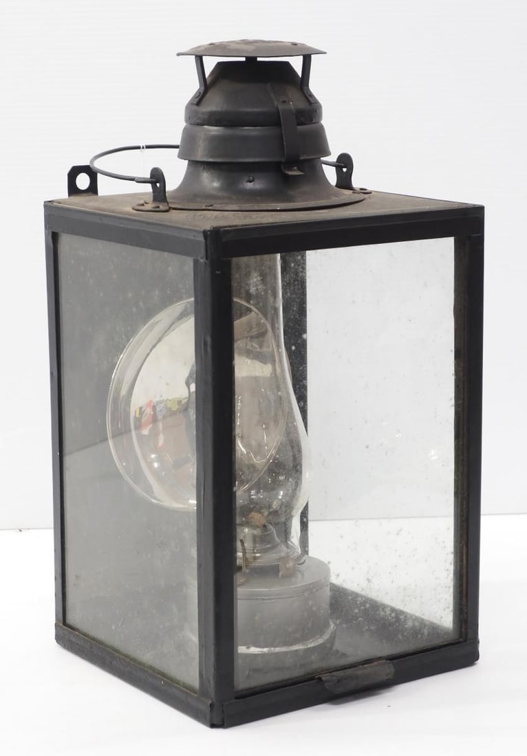 Early Handlan railroad station kerosene lamp: Early Handlan railroad station kerosene lamp
