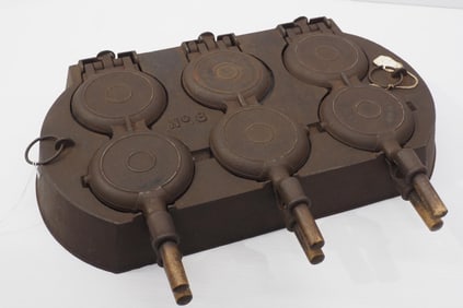Unusual Griswold No.8 French Waffle Iron