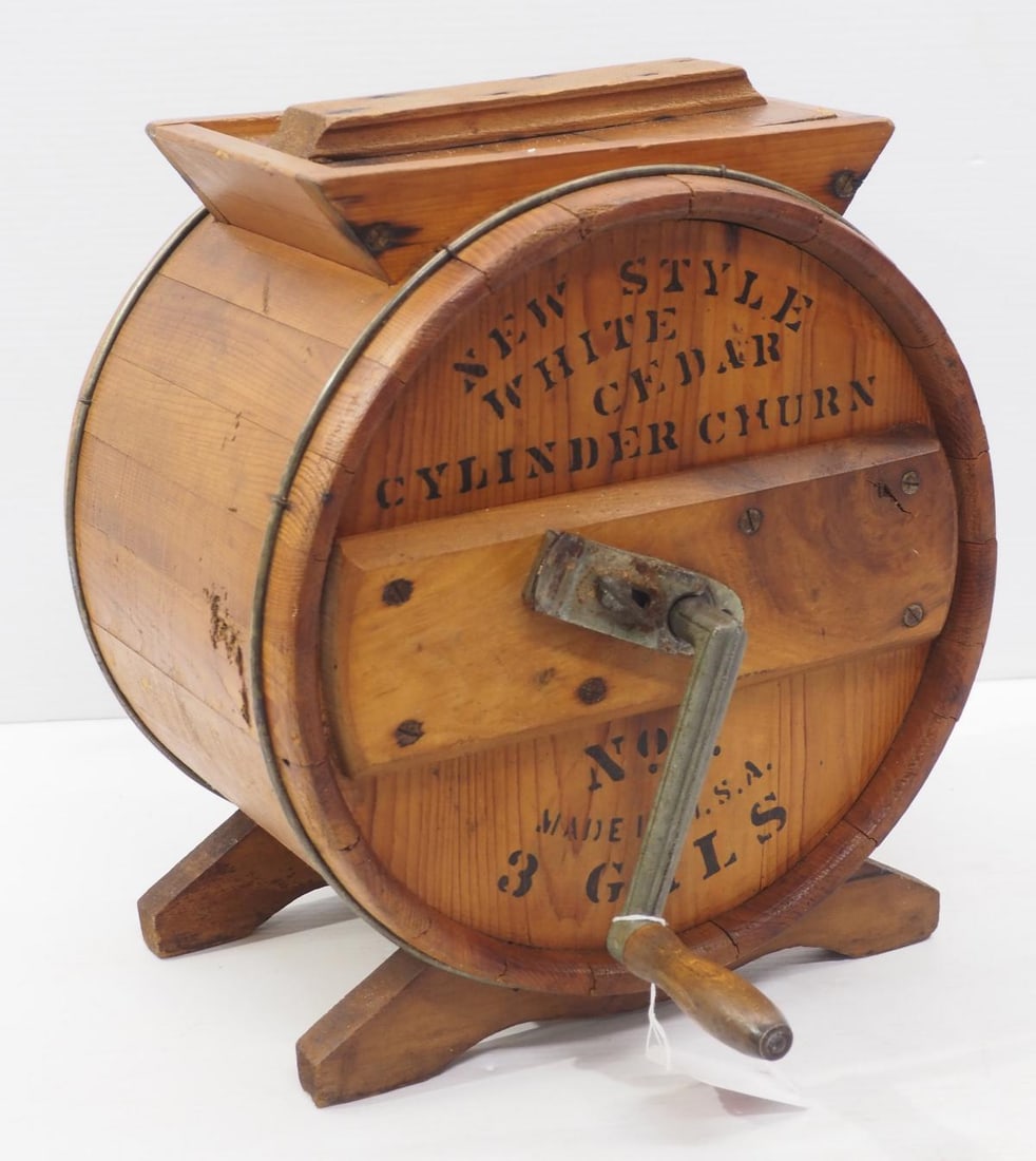 New Style White Cedar Cylinder Butter Churn (1 of 3)