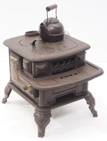 Model cast iron Our Pet stove