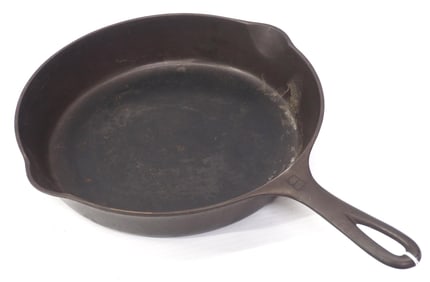 Griswold No.8 cast iron skillet