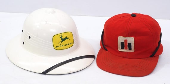 John Deere pith hat / IH cloth hat