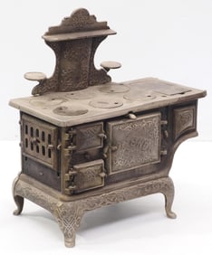 Zenda cast iron child-size cooking stove