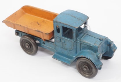 Kilgore cast iron dump truck toy