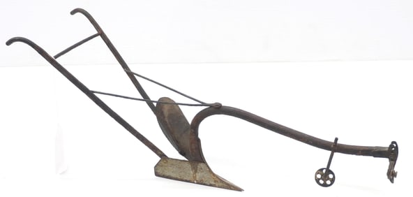Store display 1-horse walk-behind metal plow
