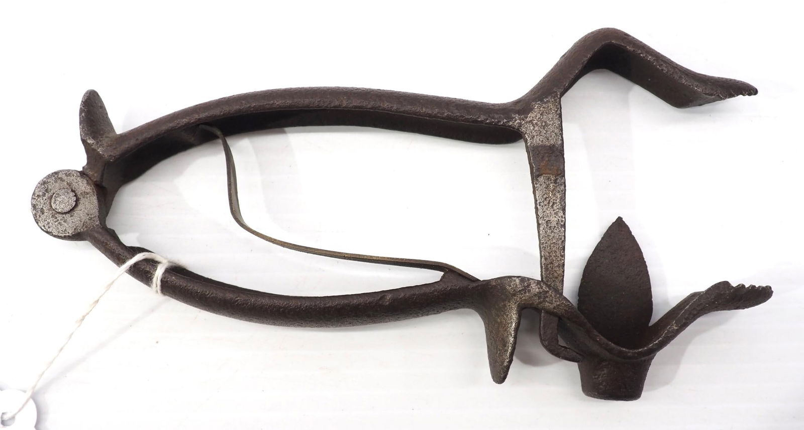 Cast iron handheld corn sheller, RARE! (1 of 2)