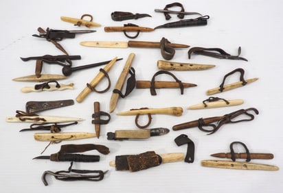 Box of corn husking pegs