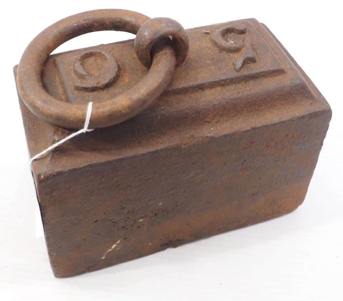 56 lb. cast iron horse tie: 56 lb. cast iron horse tie * * Not eligible for in-house shipping, white glove options may be available. See auction terms.