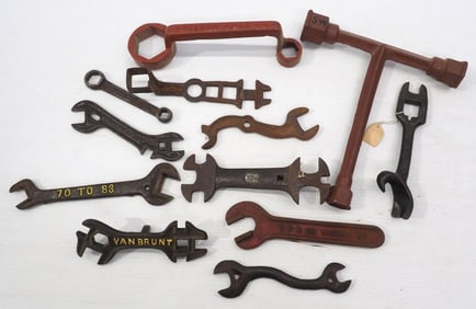 (12) Cast iron wrenches