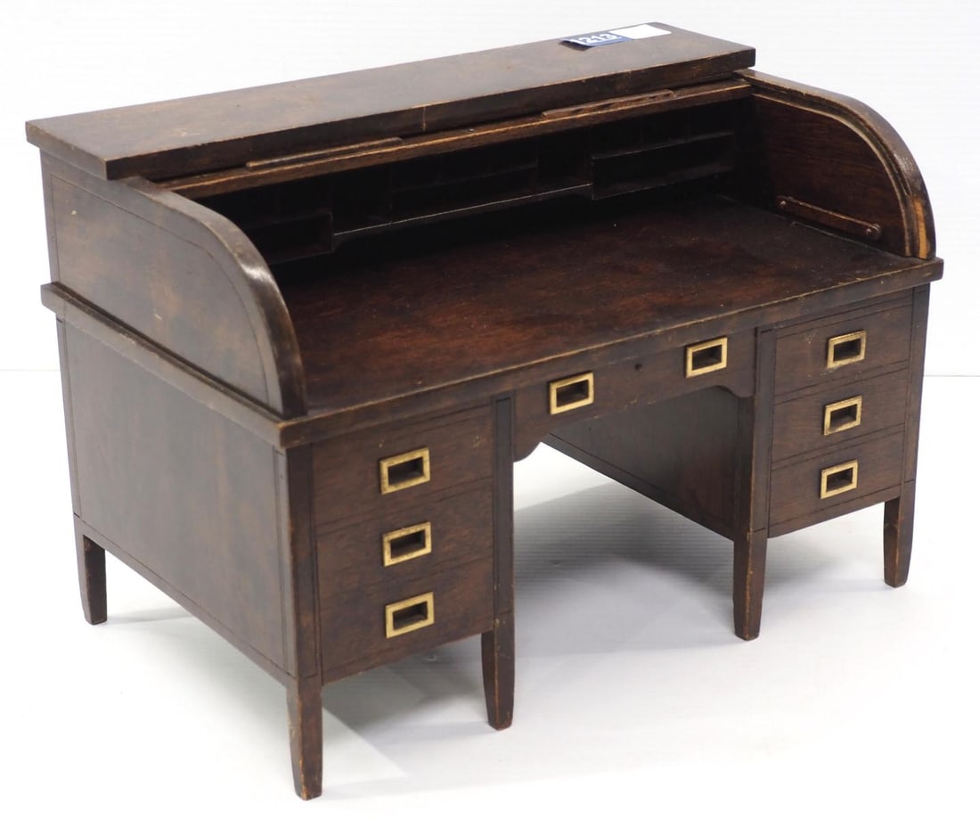 Model wooden rolltop desk: Model wooden rolltop desk, drawers don't open, 16"x10"x11"H