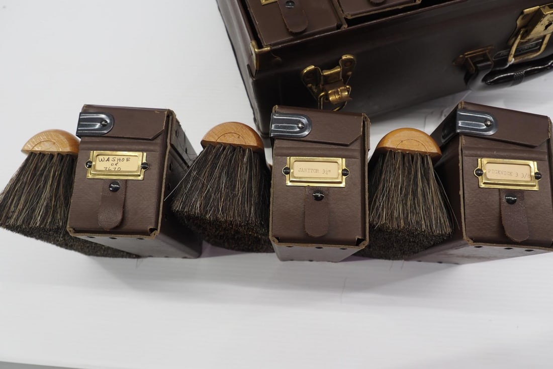 Salesman sample push broom sample case - 2