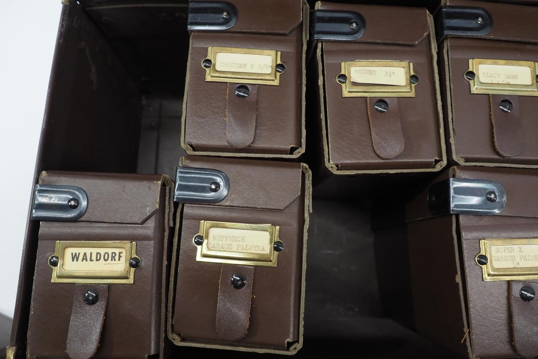 Salesman sample push broom sample case - 3