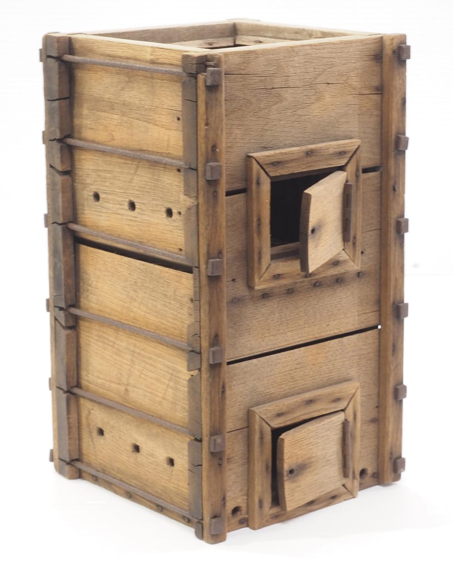 Salesman sample wooden drying bin (1 of 3)