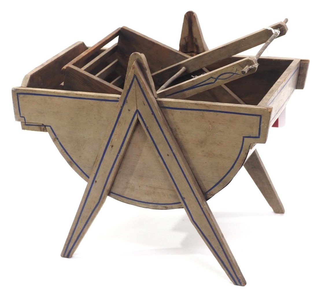 Salesman sample wood & tin wash machine (1 of 2)