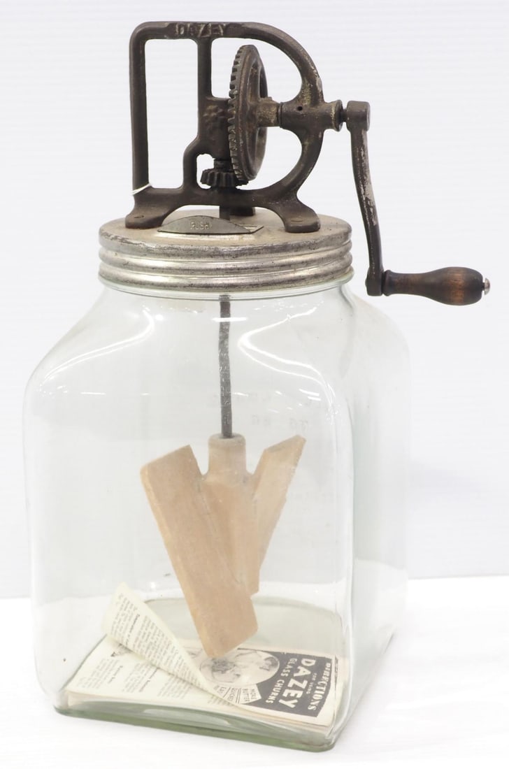 Dazey No.80 glass, hand-crank butter churn (1 of 2)