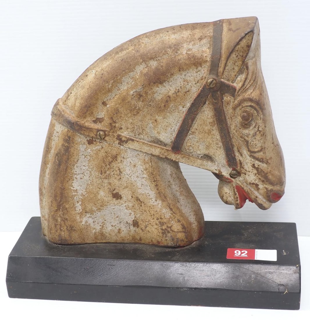 Large cast horse head display (1 of 3)