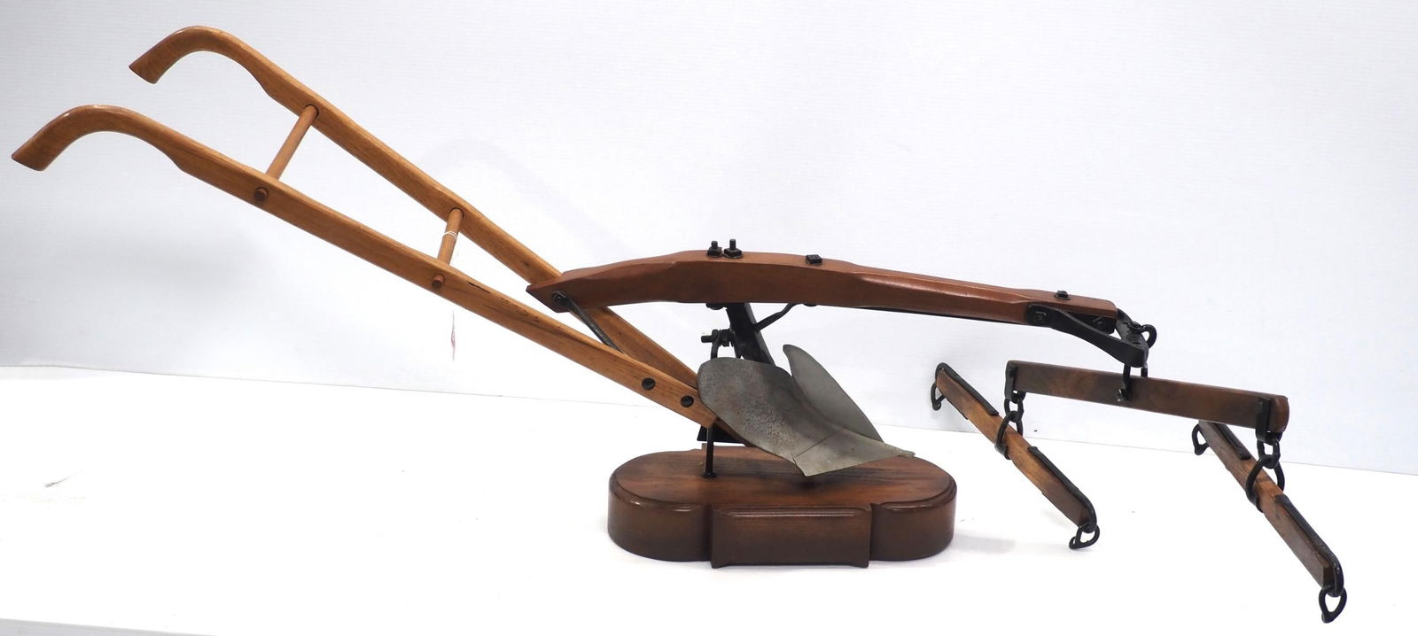 Store model wooden 1-bottom walking plow (1 of 4)