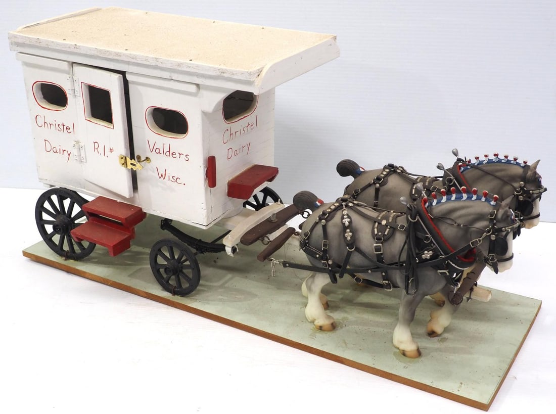 Dairy wagon model with horses (1 of 2)
